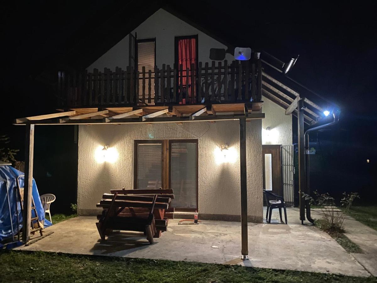Asja Guest House Lukavac Экстерьер фото