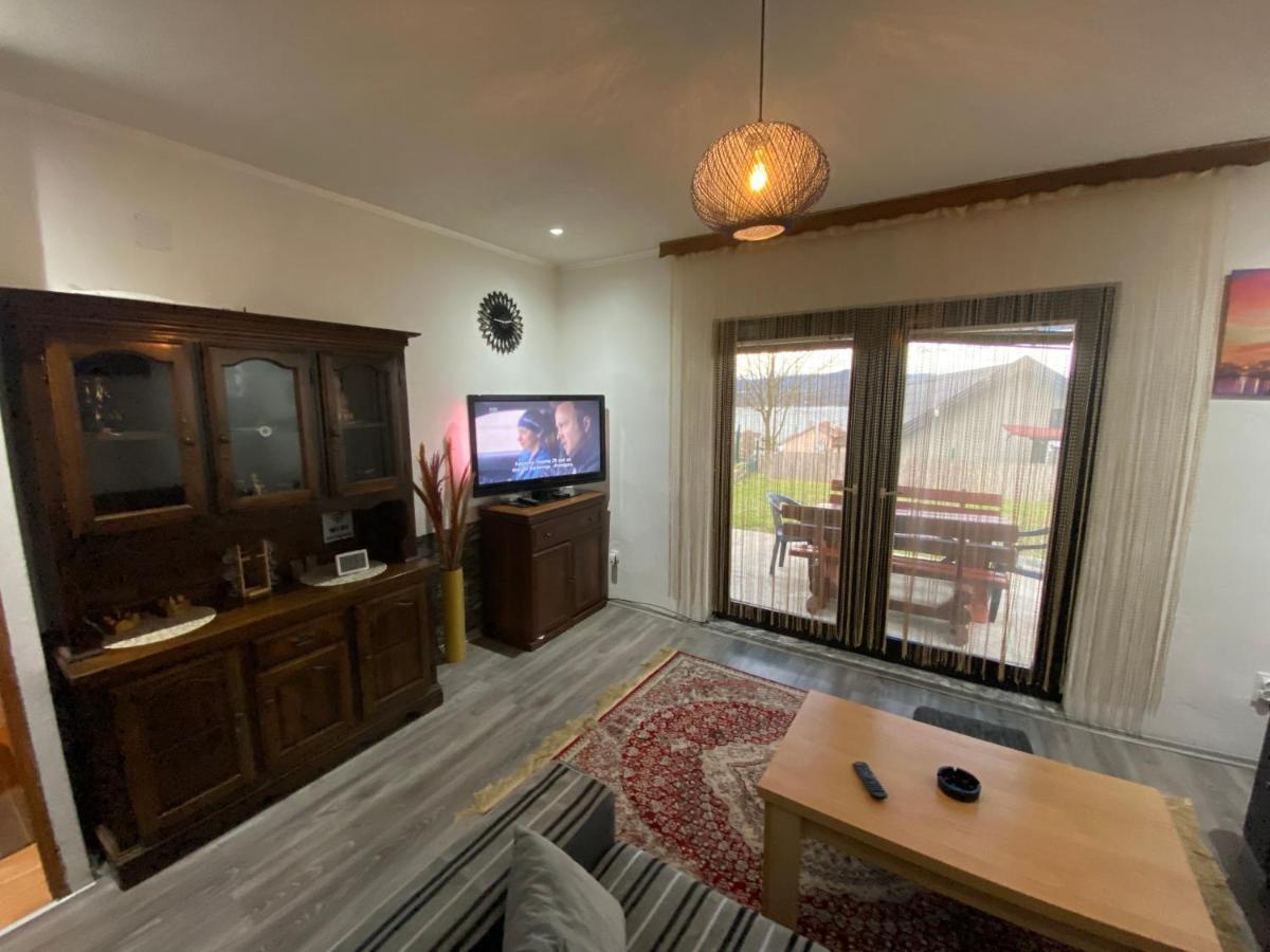Asja Guest House Lukavac Экстерьер фото